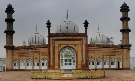 1-1024px-Aligarh_Muslim_University_Masjid